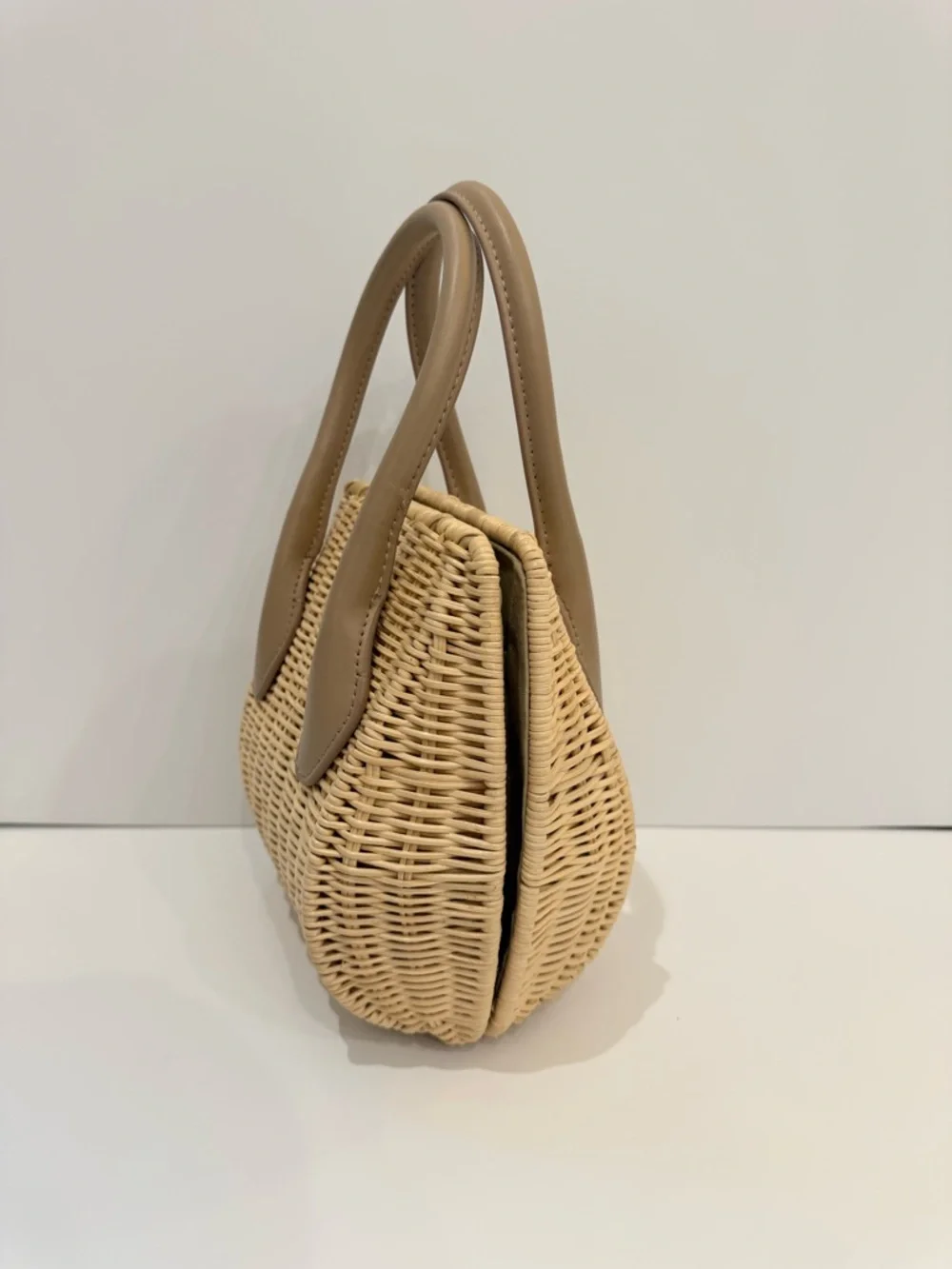 TUCKERNUCK ACCESSORIES Natural Wicker Wave Top Handle Bag - NWOT - Picture 8 of 11